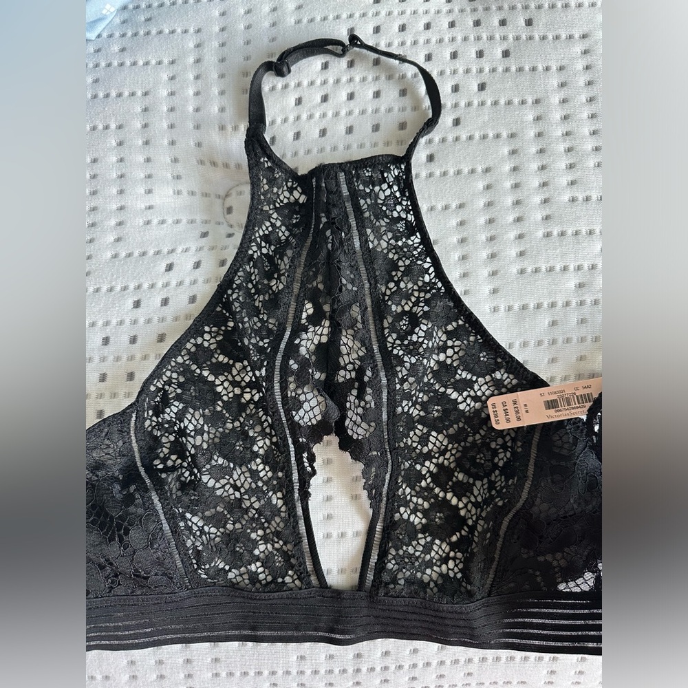 Black lace Bra for Halter top